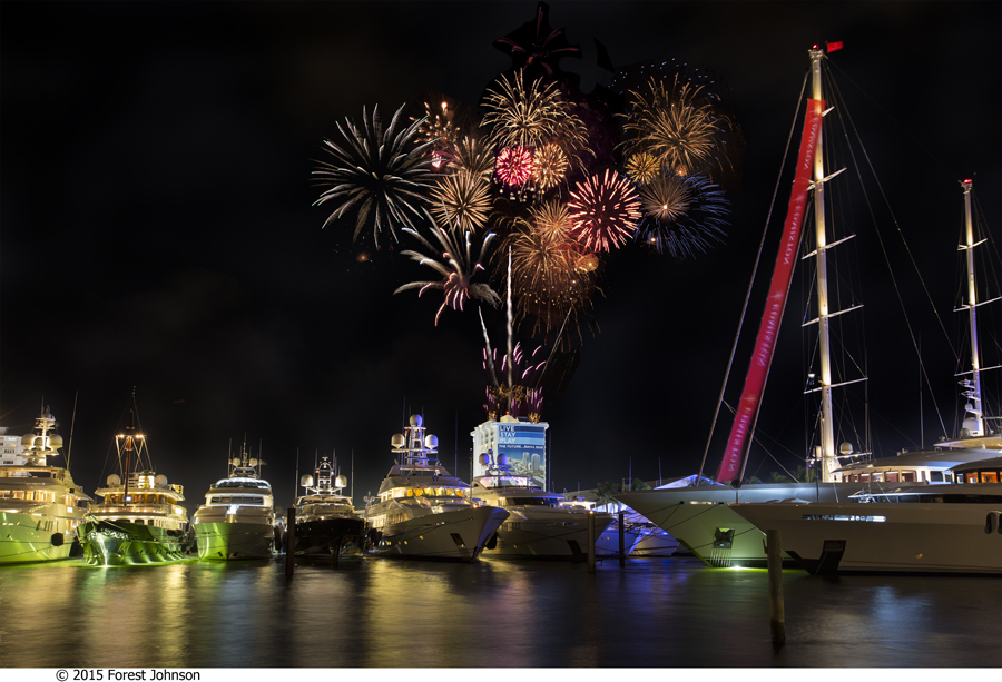 BOT17FLB-EN-FLIBS-bahia-mar-fireworks