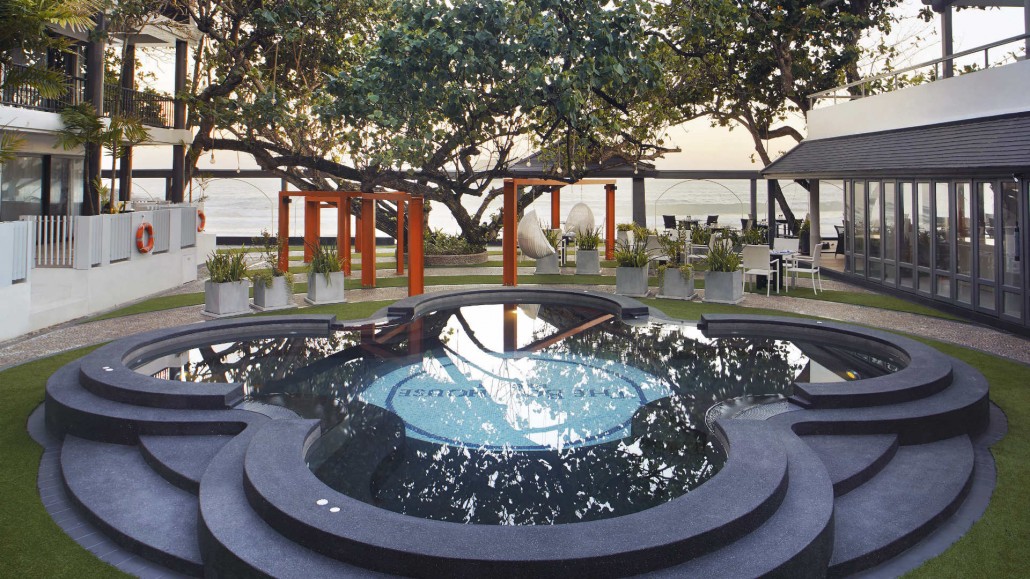 The-Boathouse-Phuket_Jacuzzi_Desktop