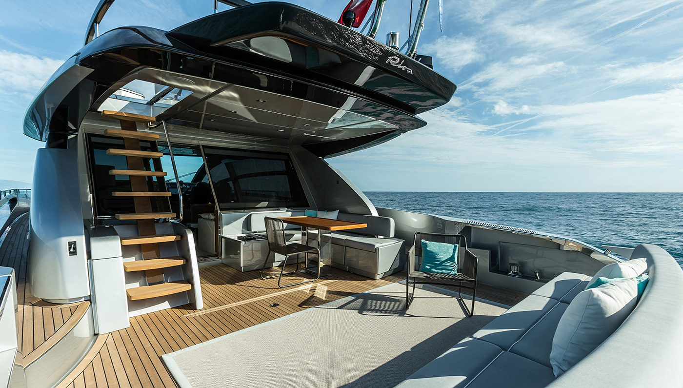 riva-76-perseo-aft-deck