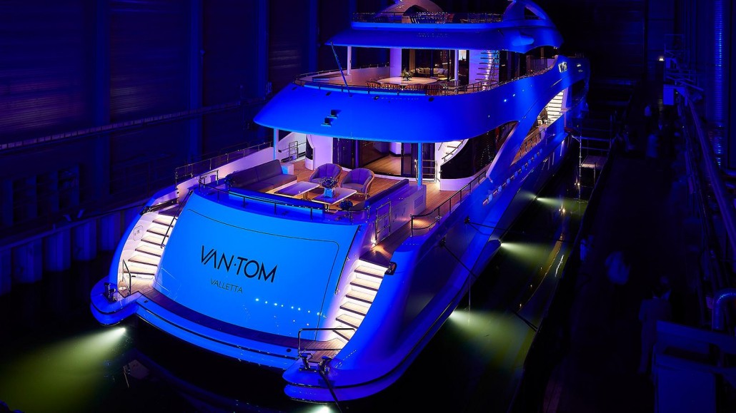 sn0NQLpnQWCQrTrnPOG1_Heesen-motor-yacht-Van-Tom-launched-credit-dick-holthuis-1600x900